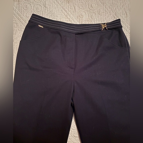 St John Sport Straight Leg Navy Pantsbwith added gold accents - Size 14 - Picture 4 of 7